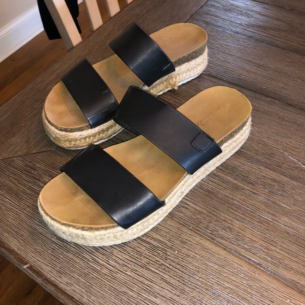 Black platforms! - Picture 2 of 4